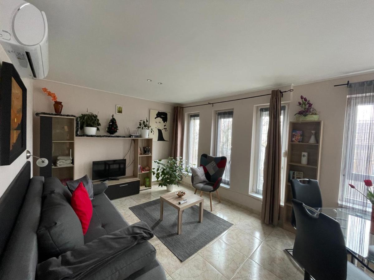 Nyil Apartman Wellnes Дебрецен Екстериор снимка