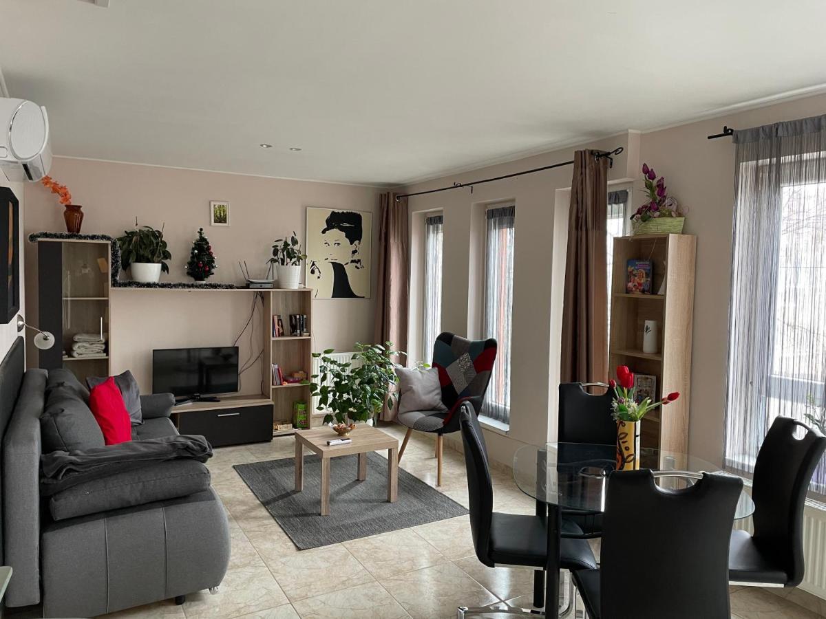 Nyil Apartman Wellnes Дебрецен Екстериор снимка